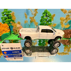 1/64 ERTL TOMY Custom Dodge Ram 3500 Crew Cab, G5 Lift Kit For 1:64 Exhaust Pipe