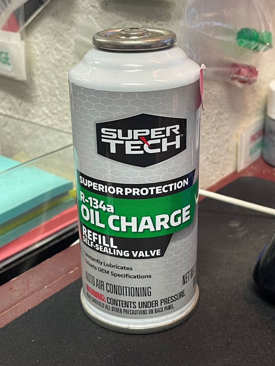 R134a Oil Charge, with the New Self Sealing Valve, 3 oz. Can Super-Tech
